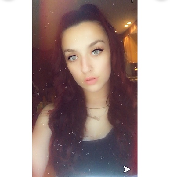 Meet your Posher, Alexis - Picture 1 of 1